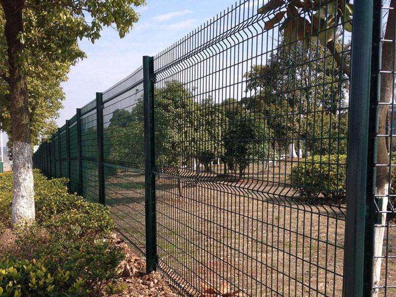 護欄網(wǎng)在城市中發(fā)揮著什么作用?