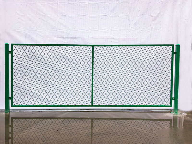 鋼板網(wǎng)菱形孔護(hù)欄